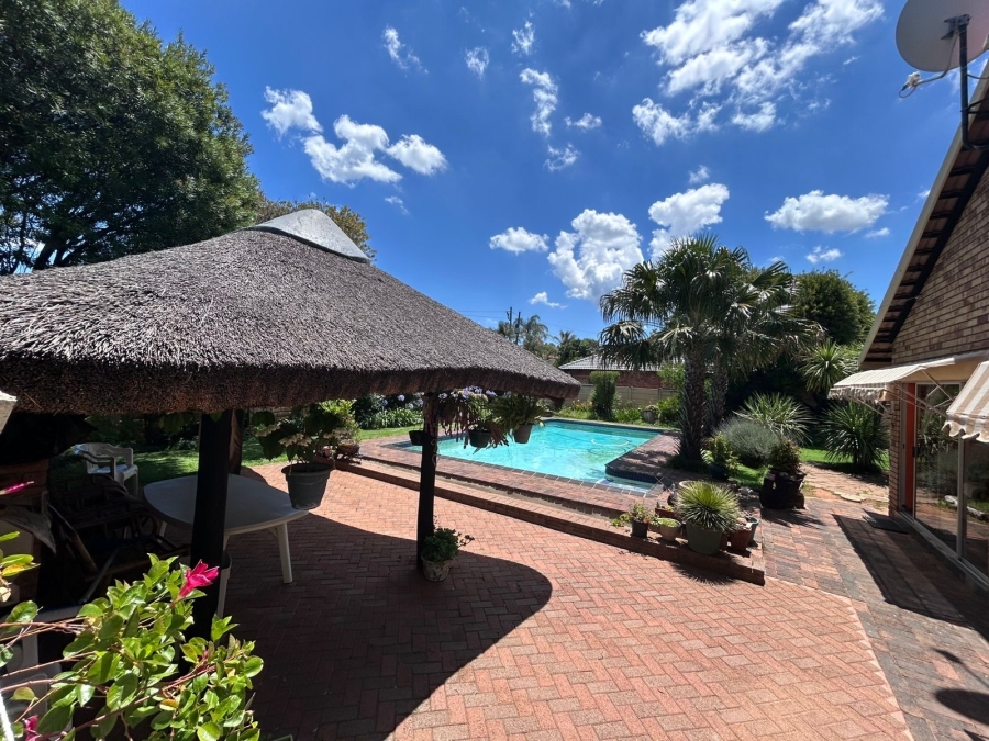 3 Bedroom Property for Sale in Flamwood North West